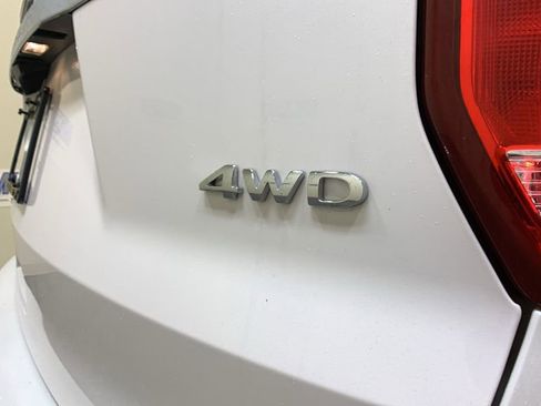 Certified 2017 Ford Explorer XLT w/ Equipment Group 202A image 17