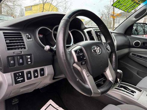 Used 2015 Toyota Tacoma 4x4 Double Cab w/ TRD Off-Road Package image 10
