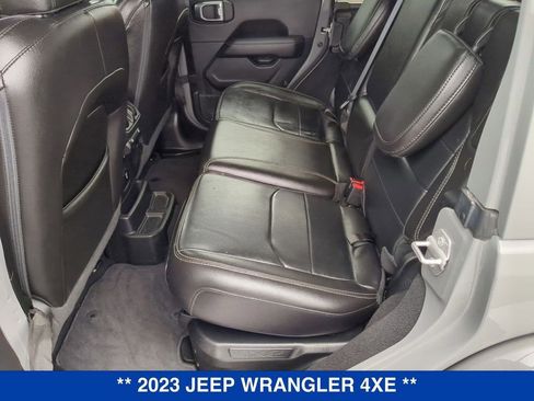 Used 2023 Jeep Wrangler Unlimited Sahara w/ Cold Weather Group AWD/4WD image 19