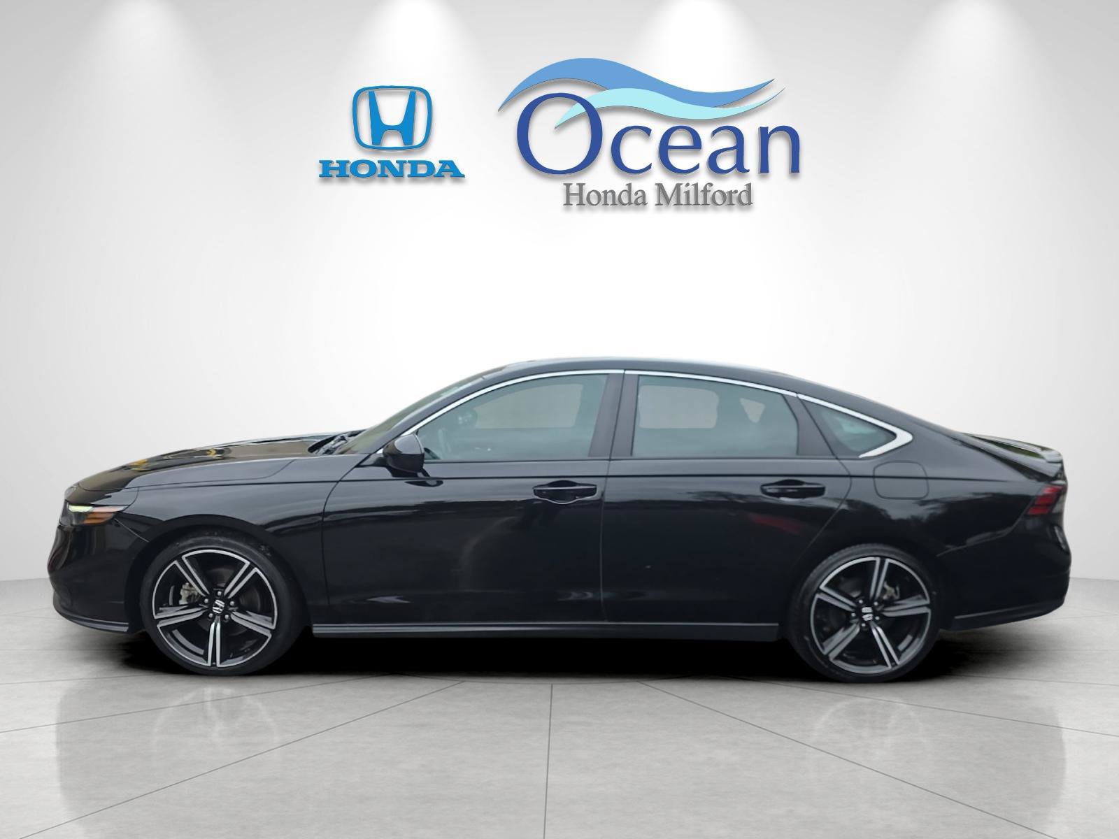Used 2023 Honda Accord Sport image 6