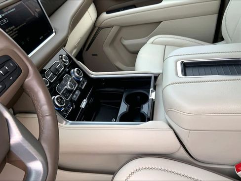 Used 2023 GMC Yukon Denali w/ Denali Reserve Package AWD/4WD image 14