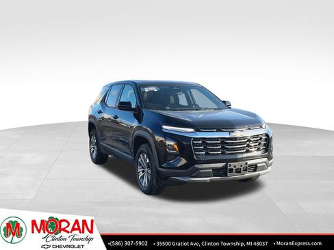 Used 2025 Chevrolet Equinox LT image 2