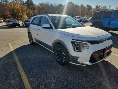 New 2025 Kia Niro Wave w/ Wave Preserve Package