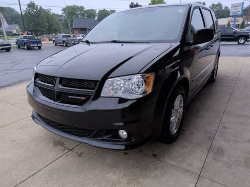 Used 2013 Dodge Grand Caravan R/T w/ Driver Convenience Group FWD image 3