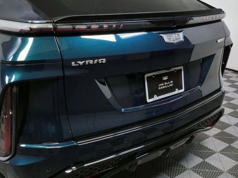Used 2026 Cadillac Lyriq V AWD/4WD image 34