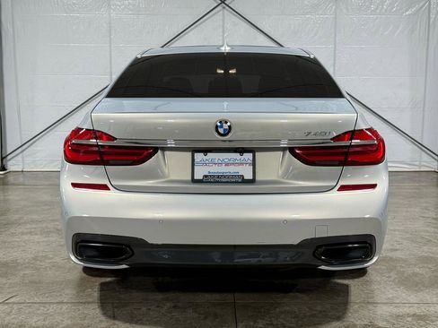 Used 2019 BMW 740i w/ M Sport Package image 9
