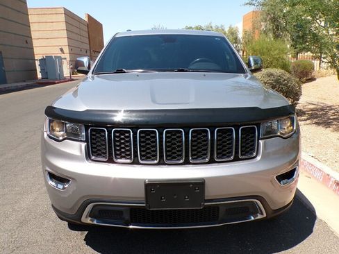 Used 2017 Jeep Grand Cherokee Limited AWD/4WD image 2