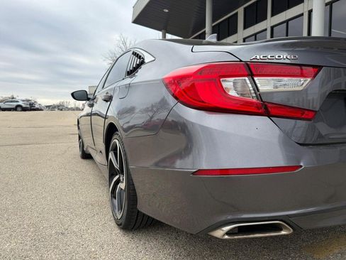 Used 2018 Honda Accord Sport image 15