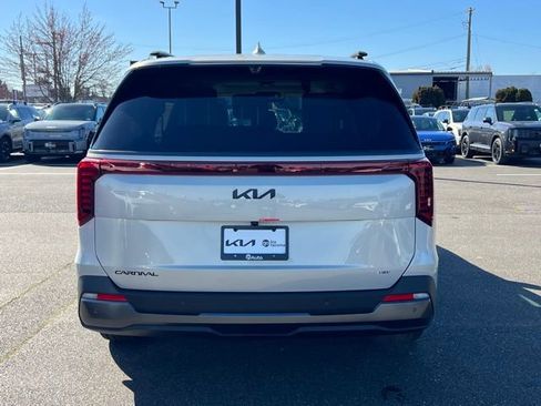 New 2026 Kia Carnival SX Prestige FWD image 8