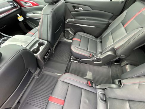 New 2026 Chevrolet Traverse RS w/ LPO, Floor Liner Package FWD image 12