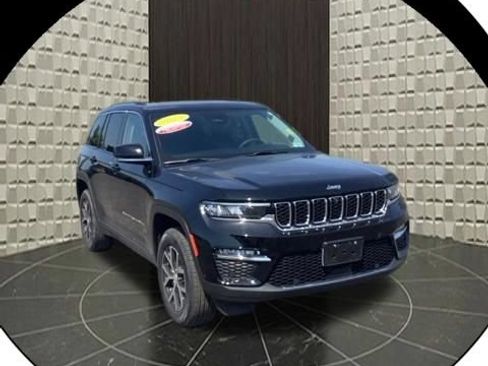 Certified 2023 Jeep Grand Cherokee Limited w/ Luxury Tech Group II AWD/4WD image 1