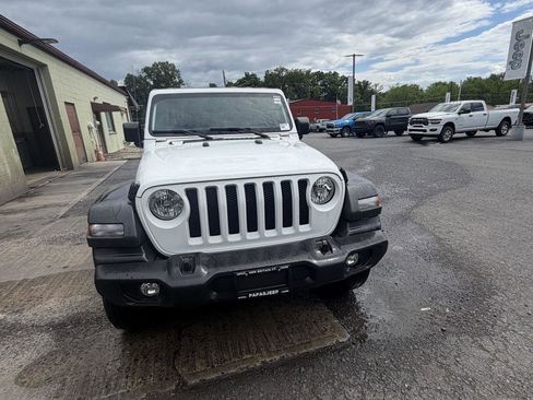 Used 2022 Jeep Wrangler Unlimited Sport AWD/4WD image 2