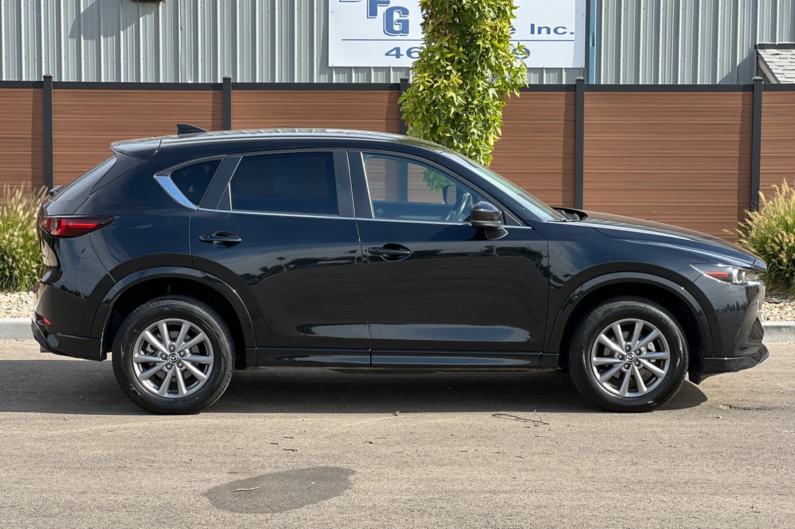 Used 2025 MAZDA CX-5 AWD 2.5 S w/ Select Package image 3