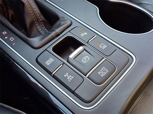 Used 2019 Kia Sorento SX image 22