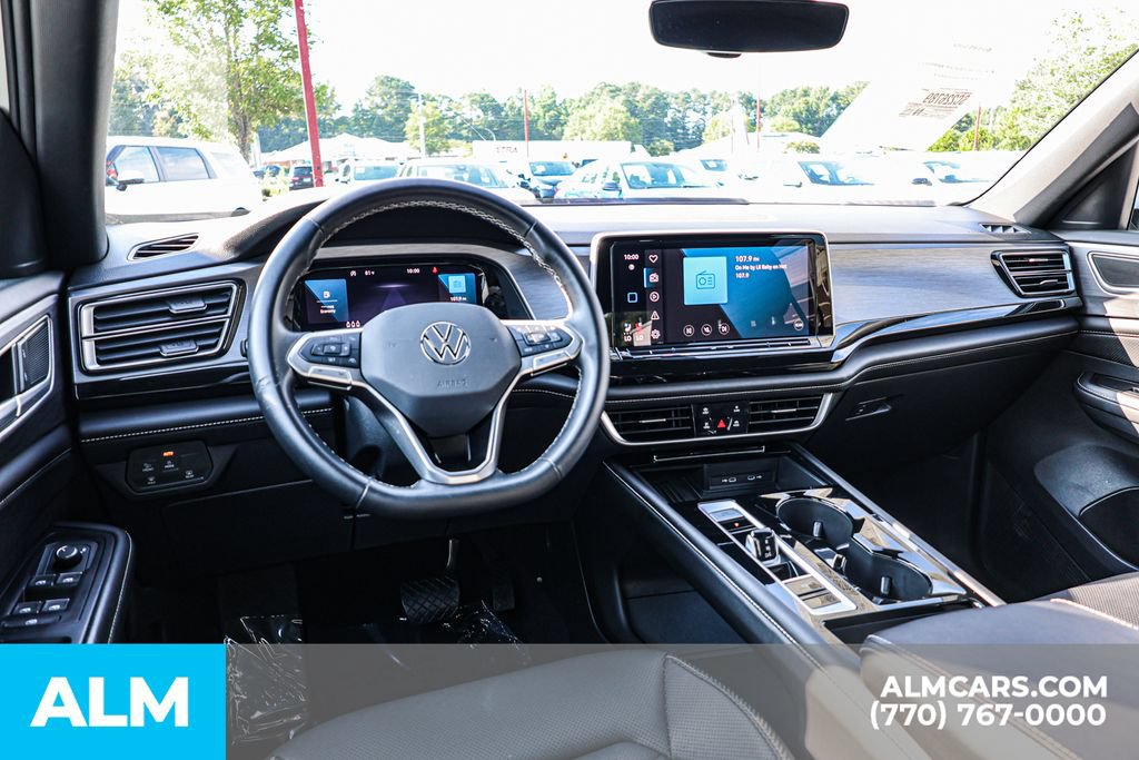 Used 2025 Volkswagen Atlas Cross Sport SE FWD image 28