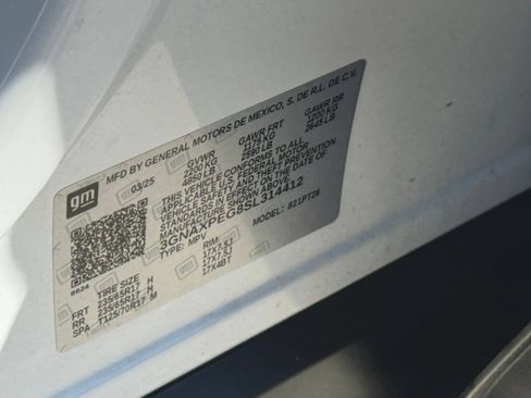 Used 2025 Chevrolet Equinox LT AWD/4WD image 25