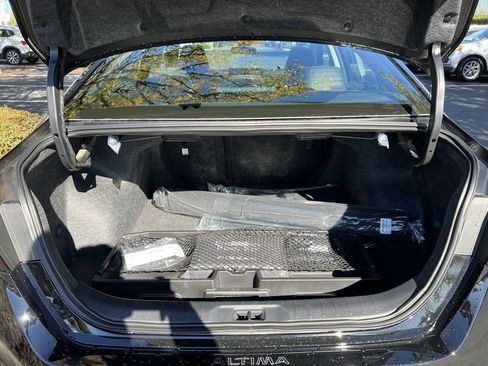 New 2025 Nissan Altima 2.5 SL image 9