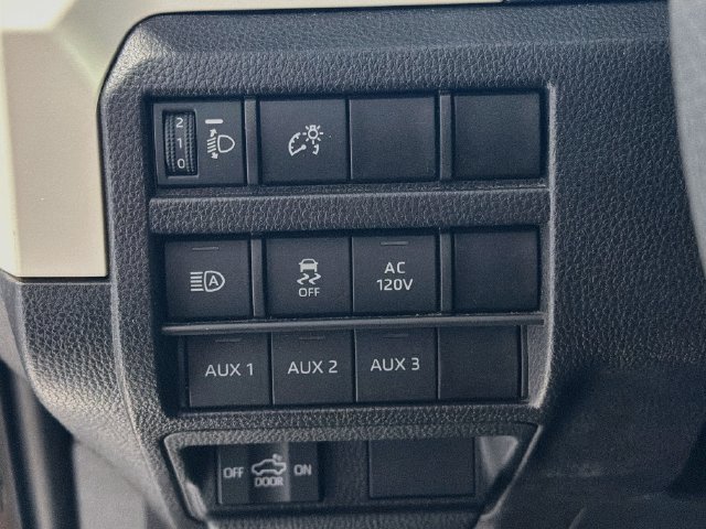Used 2024 Toyota Tacoma TRD Off-Road w/ TRD Off Road Upgrade Package AWD/4WD image 9