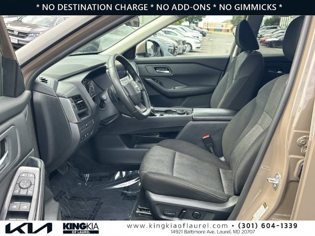 Used 2025 Nissan Rogue SV AWD/4WD image 21