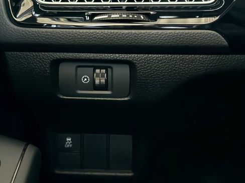 Certified 2025 Honda Civic Sport image 31