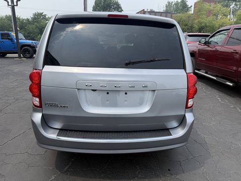 Used 2019 Dodge Grand Caravan SE FWD image 5