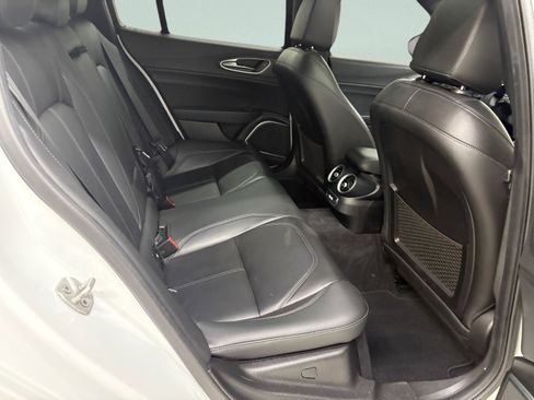 Used 2022 Alfa Romeo Giulia Ti image 17