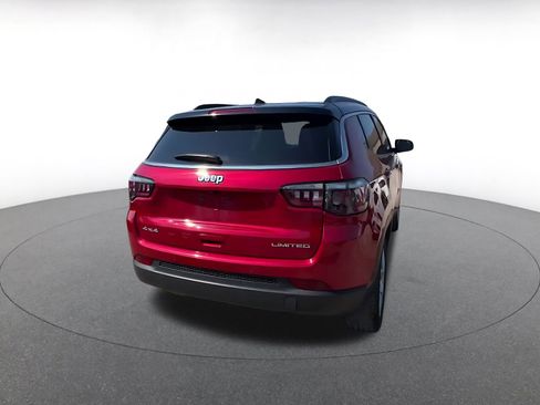 Used 2025 Jeep Compass Limited image 14