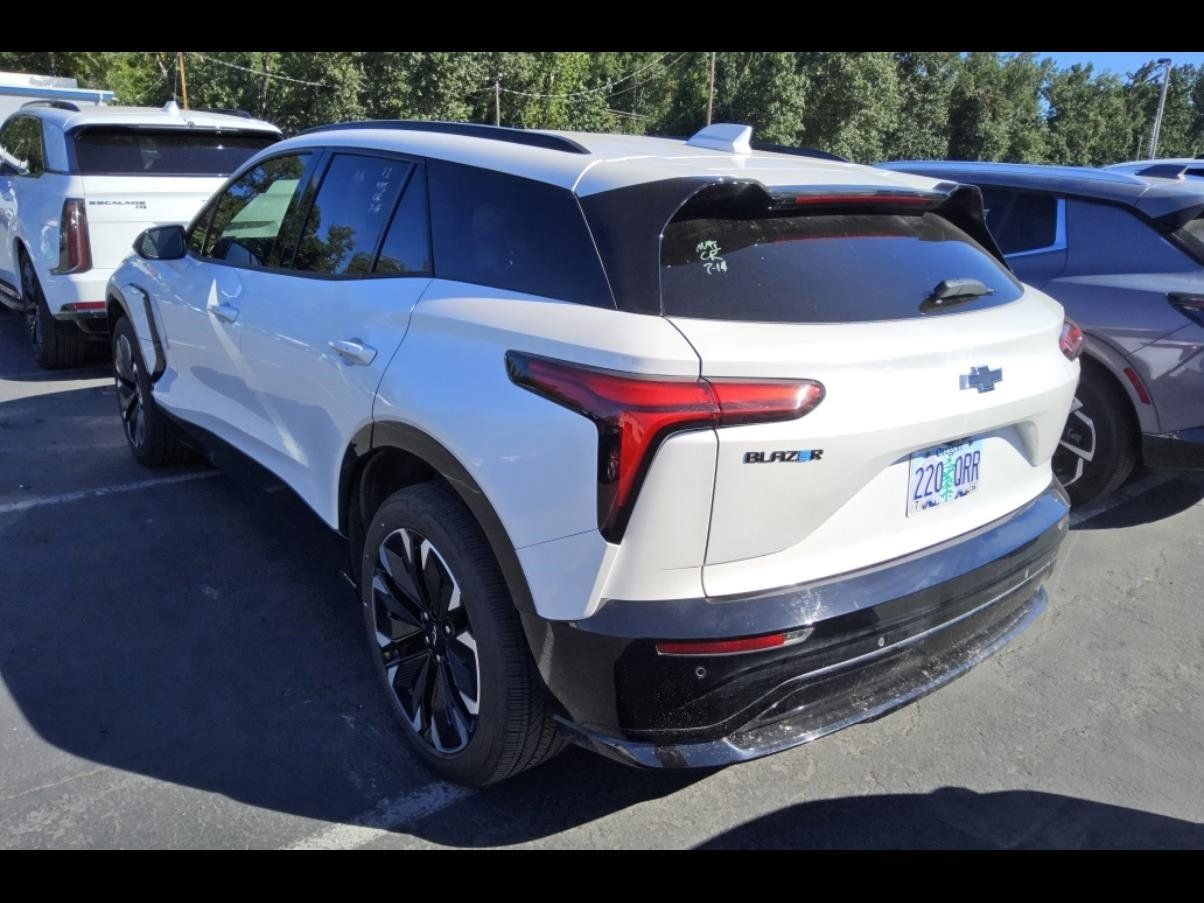 Used 2025 Chevrolet Blazer EV RS RWD image 7