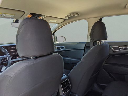 Used 2023 Kia Sportage LX image 15