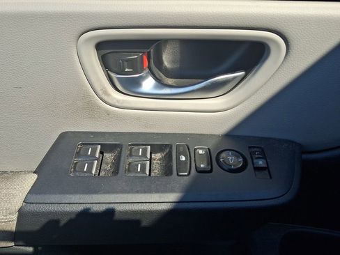 Used 2023 Honda Pilot LX image 14