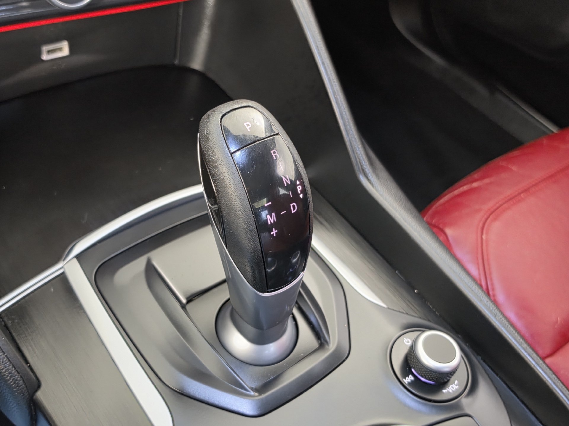 Used 2017 Alfa Romeo Giulia RWD image 19