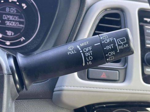 Used 2017 Honda HR-V LX image 26