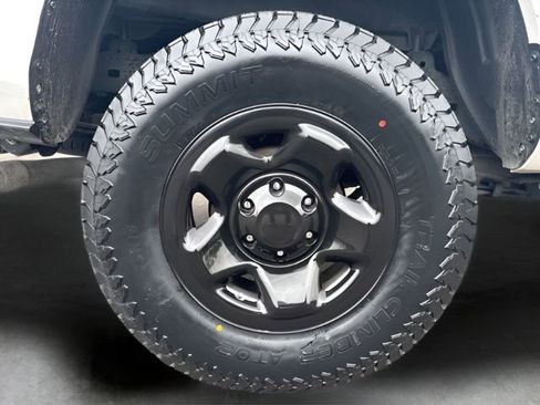 Used 2023 Toyota Tacoma SR AWD/4WD image 29