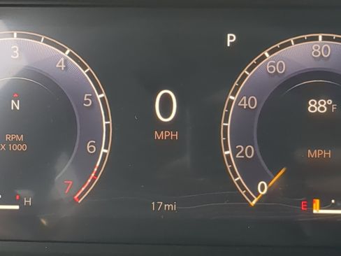 New 2025 Jeep Grand Cherokee Altitude image 11