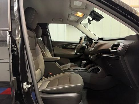 Used 2023 Chevrolet TrailBlazer LT FWD image 20