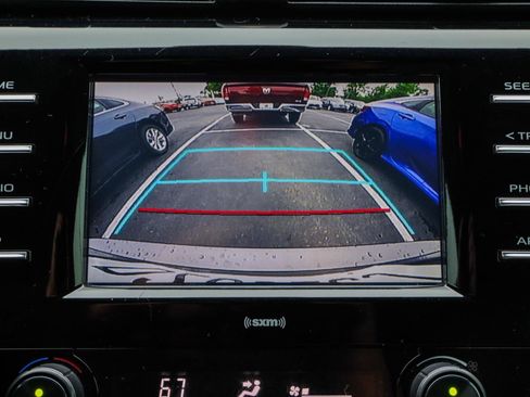 Used 2020 Toyota Camry SE FWD image 8