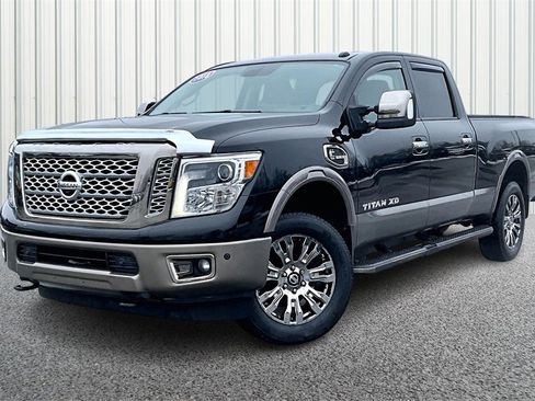 Used 2018 Nissan Titan Platinum Reserve image 3