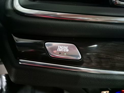Used 2019 Buick Enclave Premium AWD/4WD image 17
