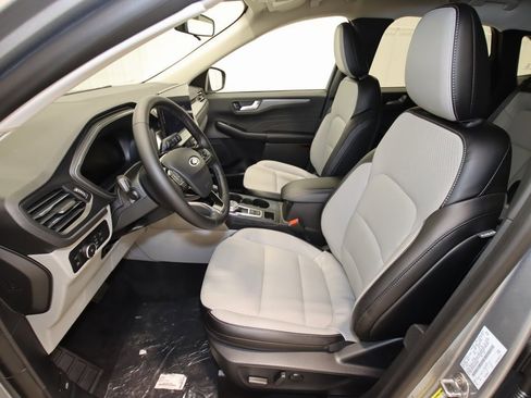 Certified 2024 Ford Escape SE image 46