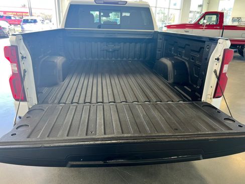 Used 2022 Chevrolet Silverado 1500 RST w/ Convenience Package II AWD/4WD image 7