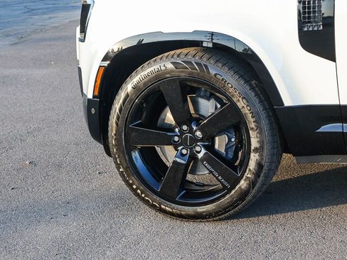 New 2026 Land Rover Defender 110 X-Dynamic SE AWD/4WD image 9