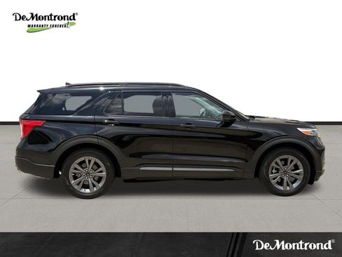 Used 2023 Ford Explorer XLT w/ Equipment Group 202A RWD image 4
