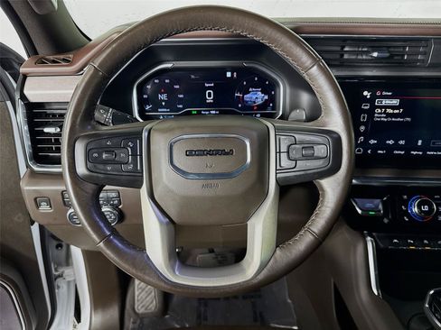 Used 2022 GMC Sierra 1500 Denali w/ Technology Package AWD/4WD image 12