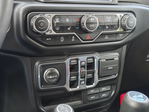 Used 2023 Jeep Wrangler Unlimited Sport AWD/4WD image 23