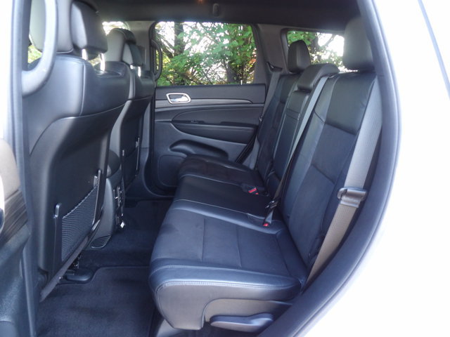 Used 2022 Jeep Grand Cherokee Laredo X AWD/4WD image 9