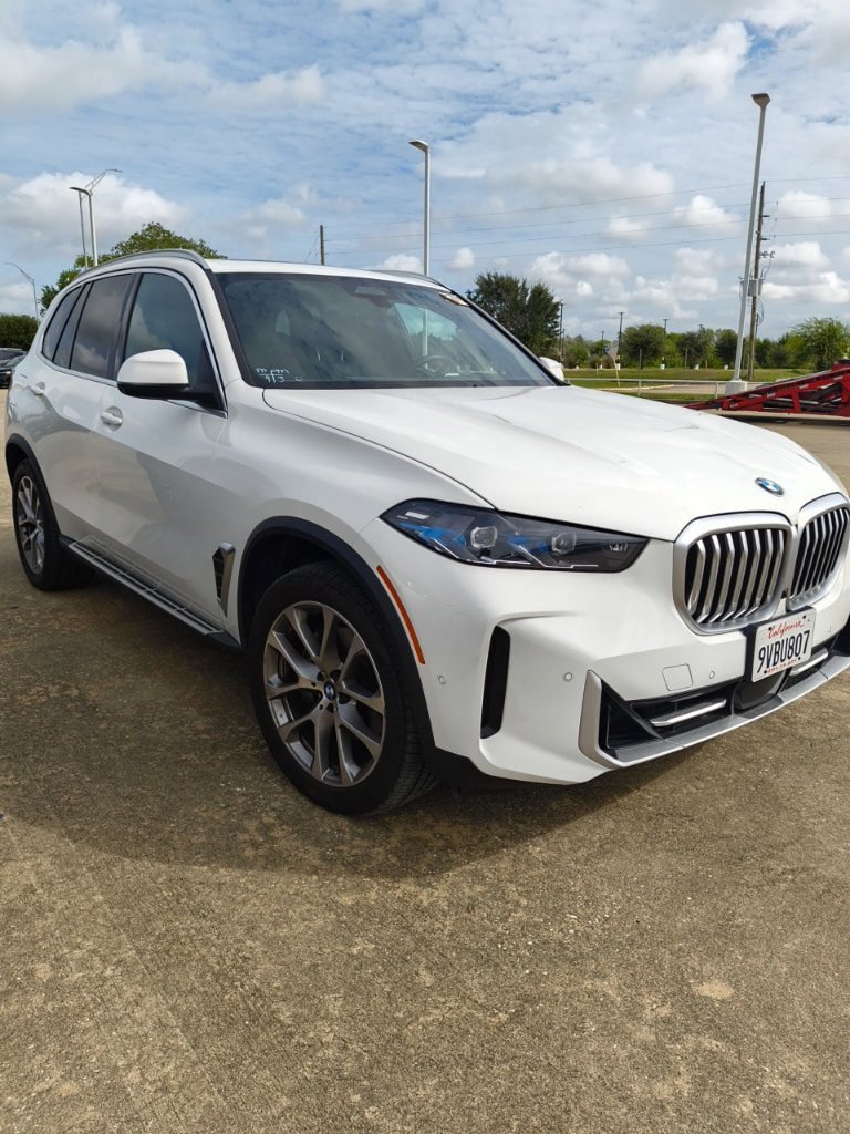 Used 2026 BMW X5 sDrive40i RWD image 2