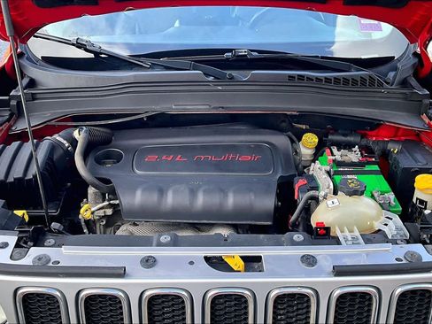 Used 2016 Jeep Renegade Limited image 29