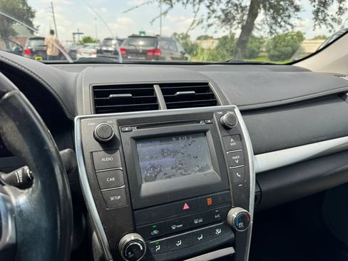 Used 2016 Toyota Camry SE FWD image 34