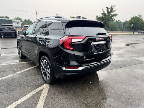 Used 2022 GMC Terrain SLT AWD/4WD image 4