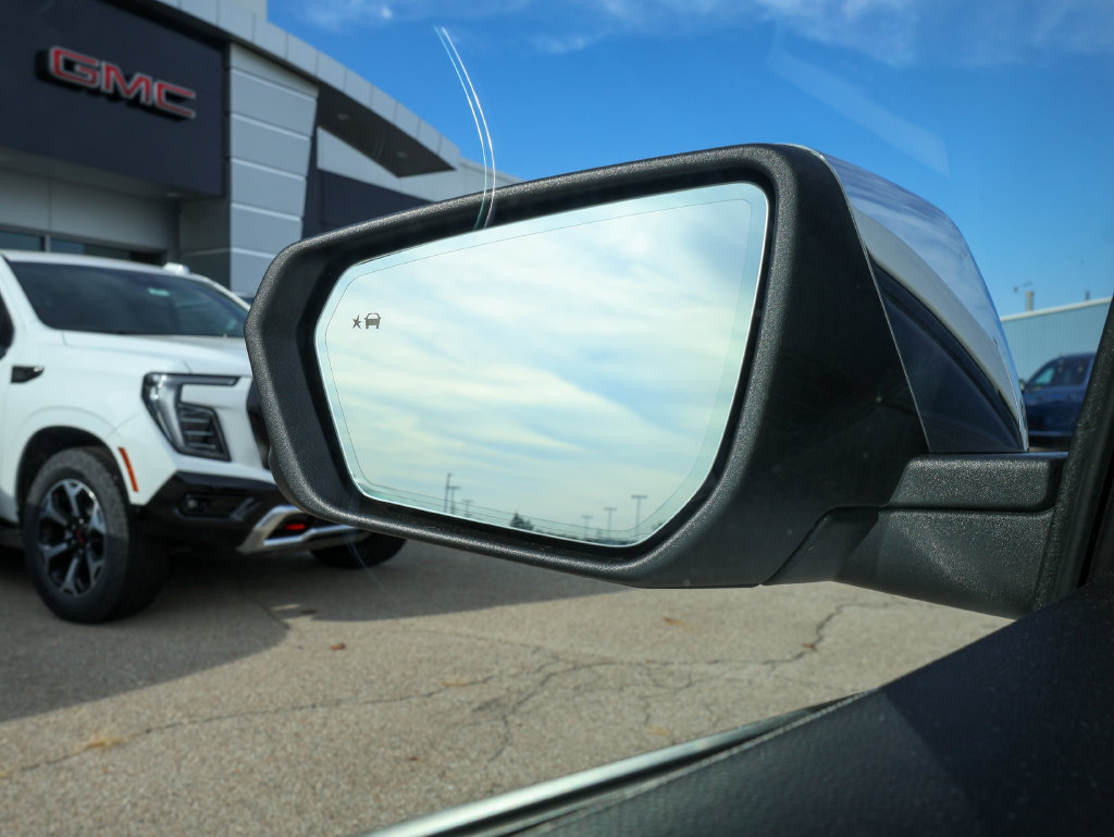 Used 2021 Chevrolet Equinox Premier AWD/4WD image 24